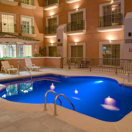 Istay Hotel Ciudad Juárez Extérieur photo Hotel's pool