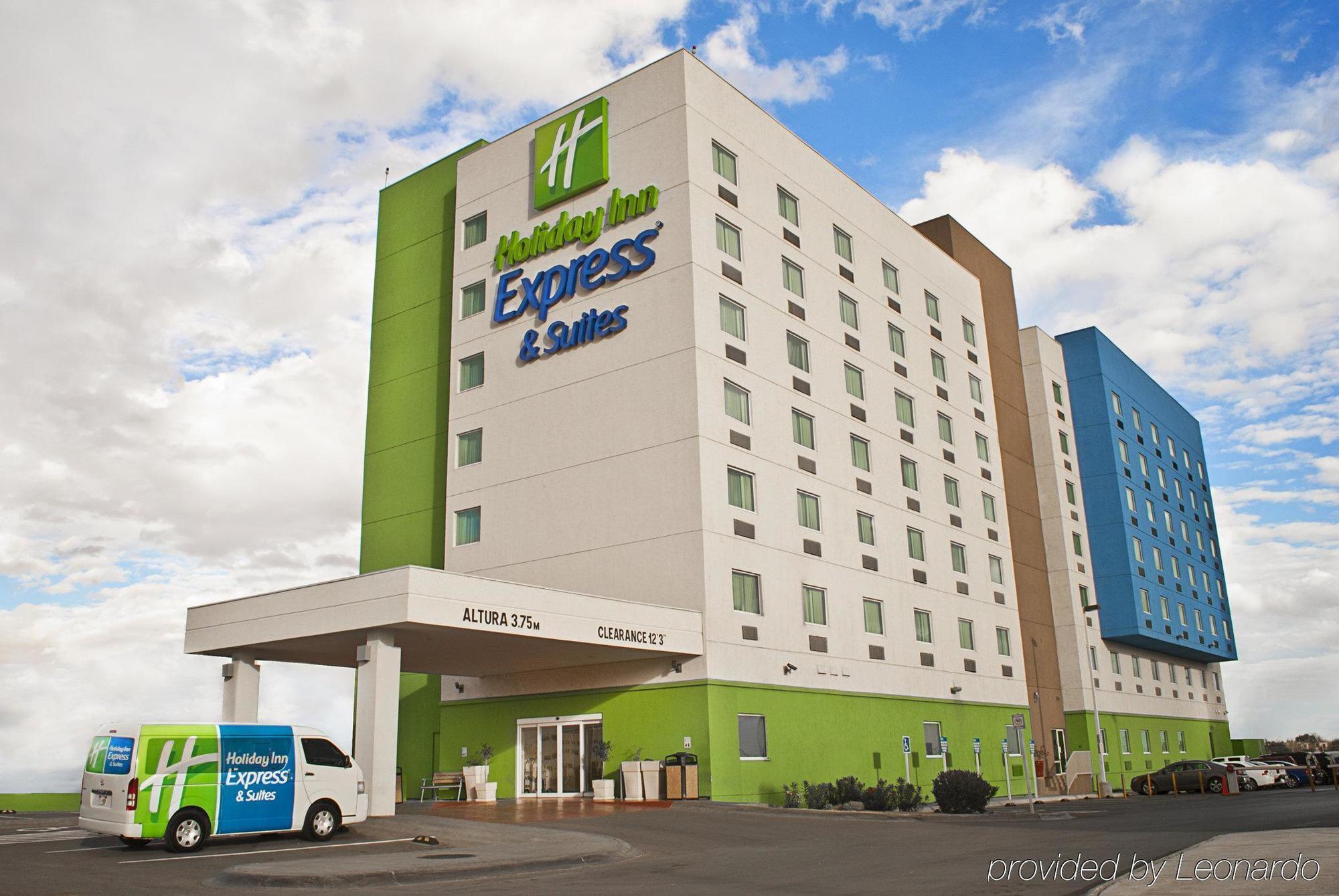 Istay Hotel Ciudad Juárez Extérieur photo Holiday Inn Express & Suites in Phoenix, Arizona