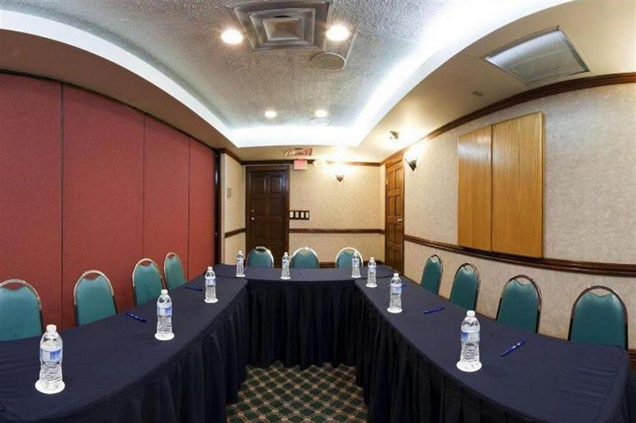 Istay Hotel Ciudad Juárez Extérieur photo A meeting room at a hotel