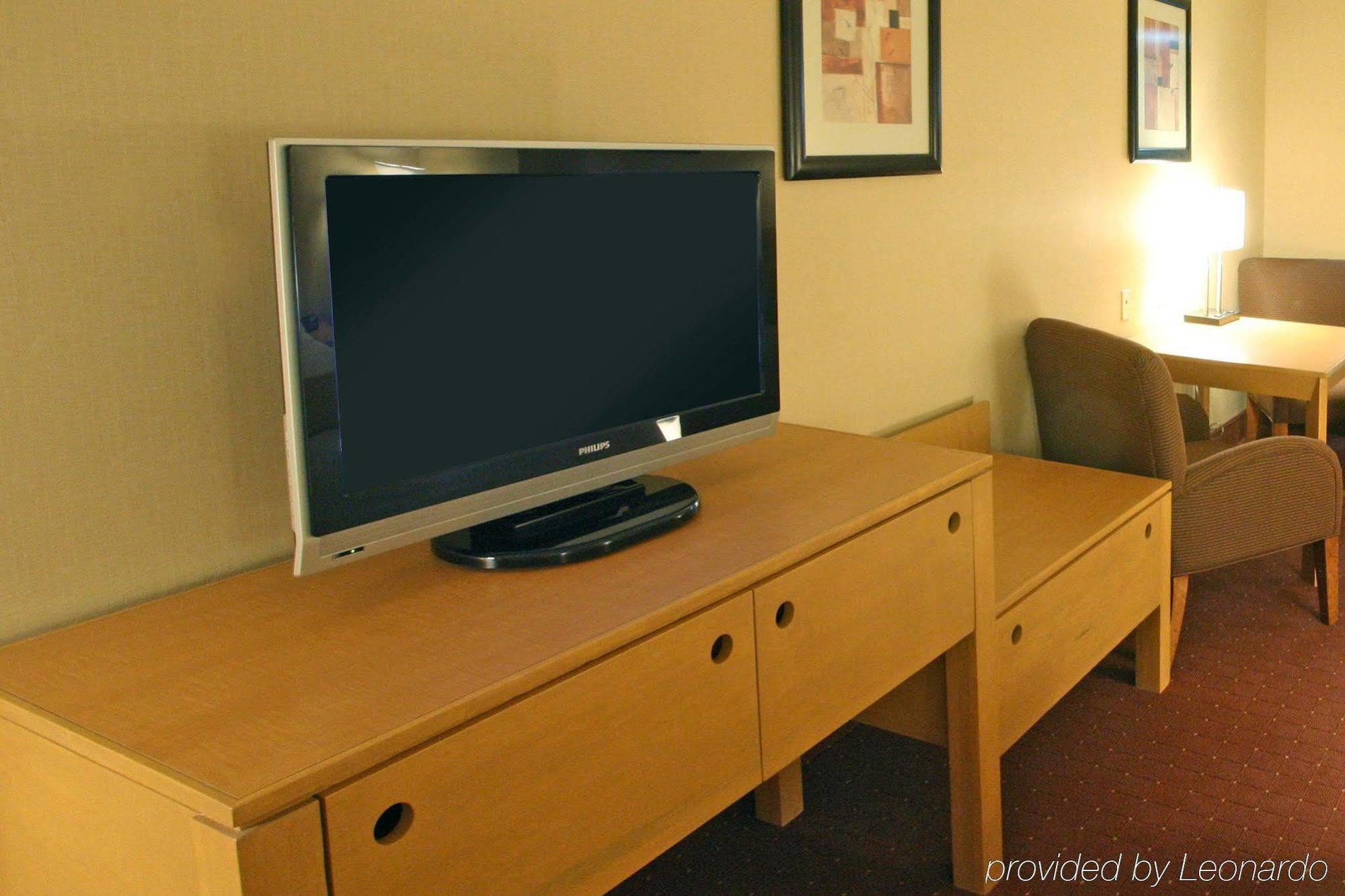 Istay Hotel Ciudad Juárez Extérieur photo A flat-screen television