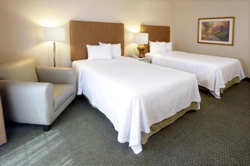 Istay Hotel Ciudad Juárez Extérieur photo A typical guest room at the Hilton Garden Inn