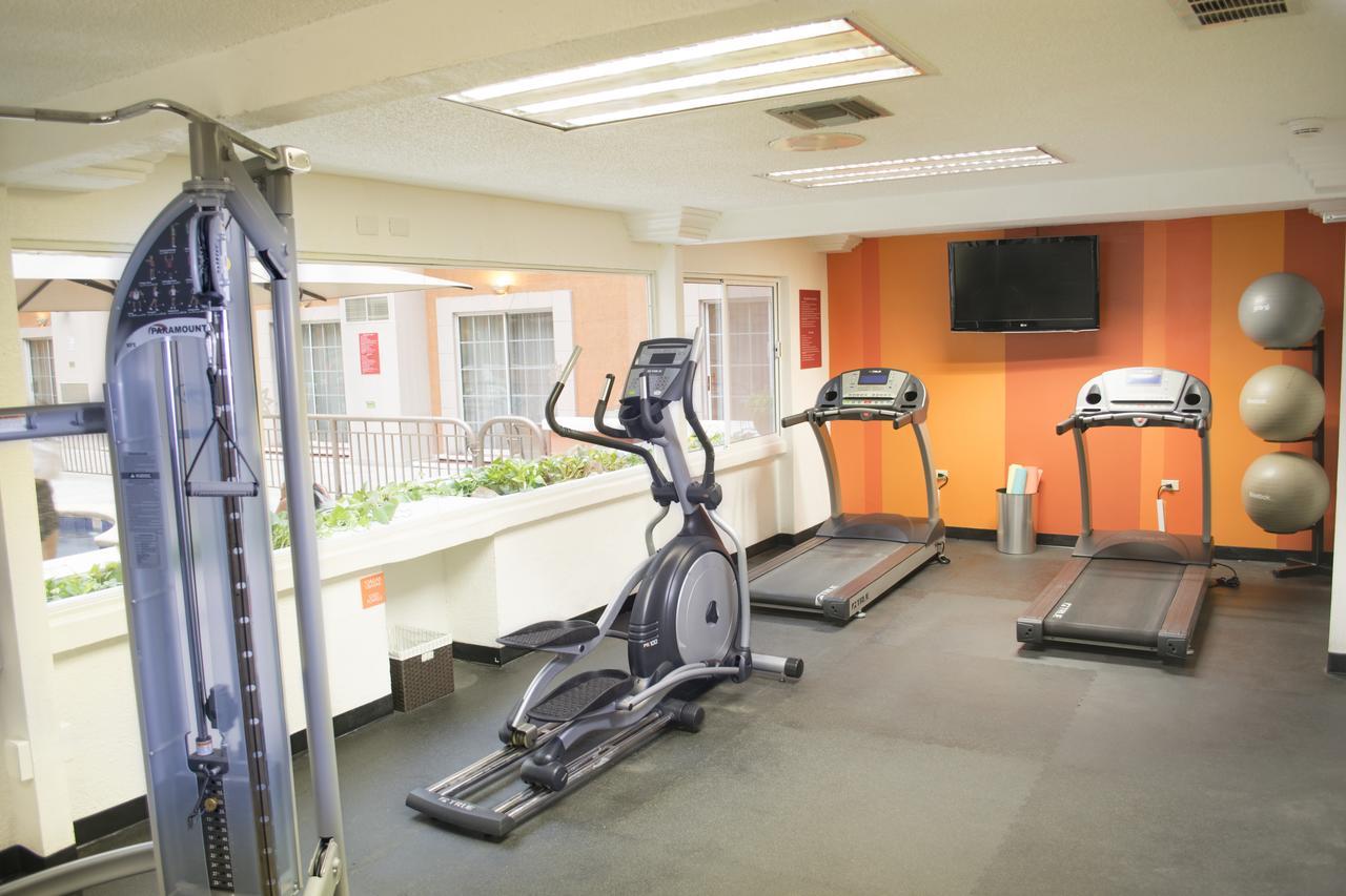 Istay Hotel Ciudad Juárez Extérieur photo A typical gym